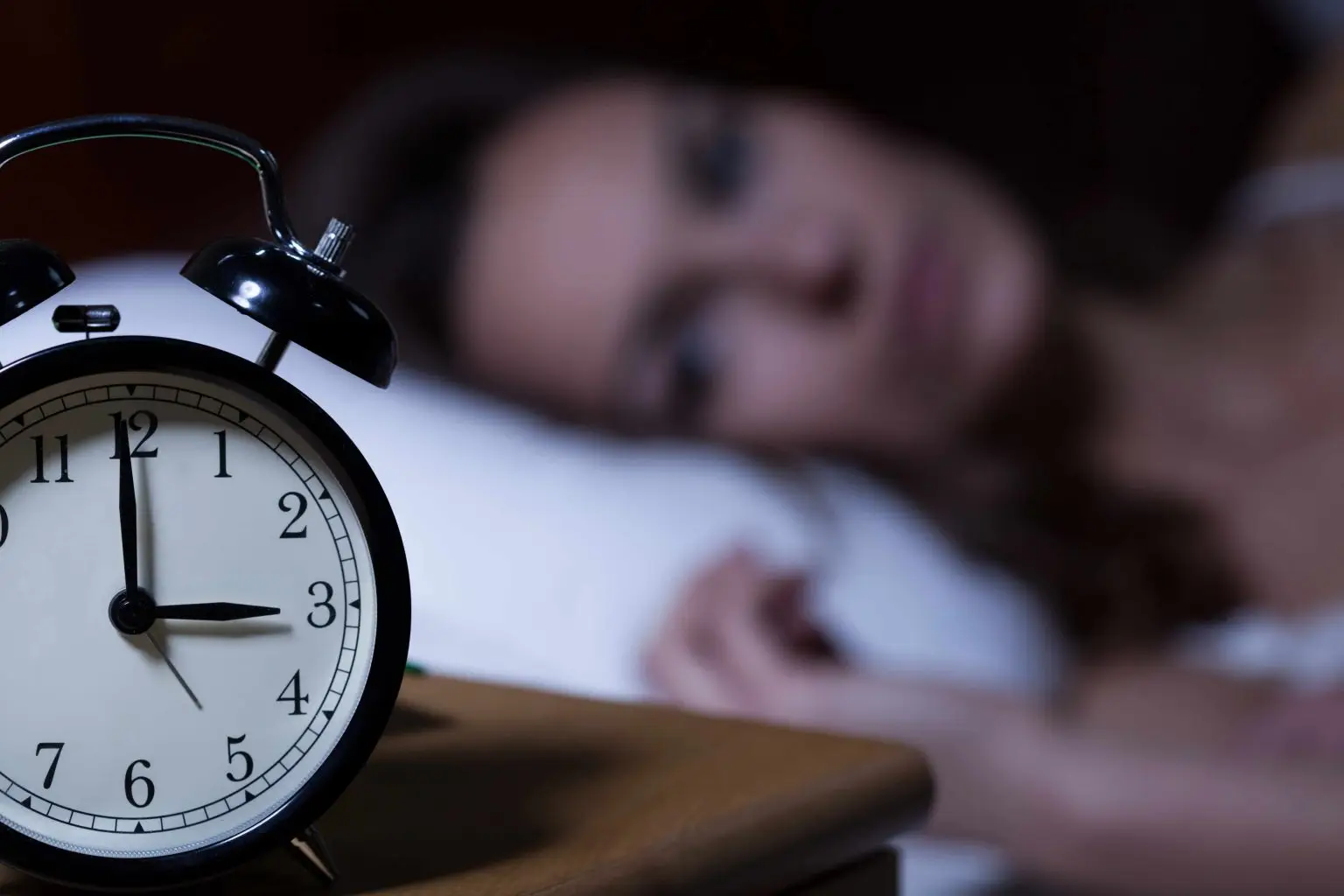 Cosa evitare a cena se vuoi ridurre il gonfiore al risveglio, secondo i dietisti Cosa evitare a cena se vuoi ridurre il gonfiore al risveglio, secondo i dietisti