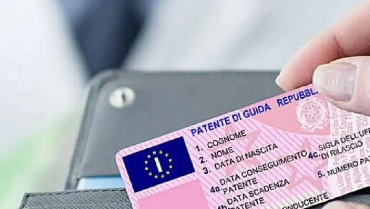 Possiedi la patente? Ecco i nuovi controlli periodici da superare senza errori Possiedi la patente? Ecco i nuovi controlli periodici da superare senza errori
