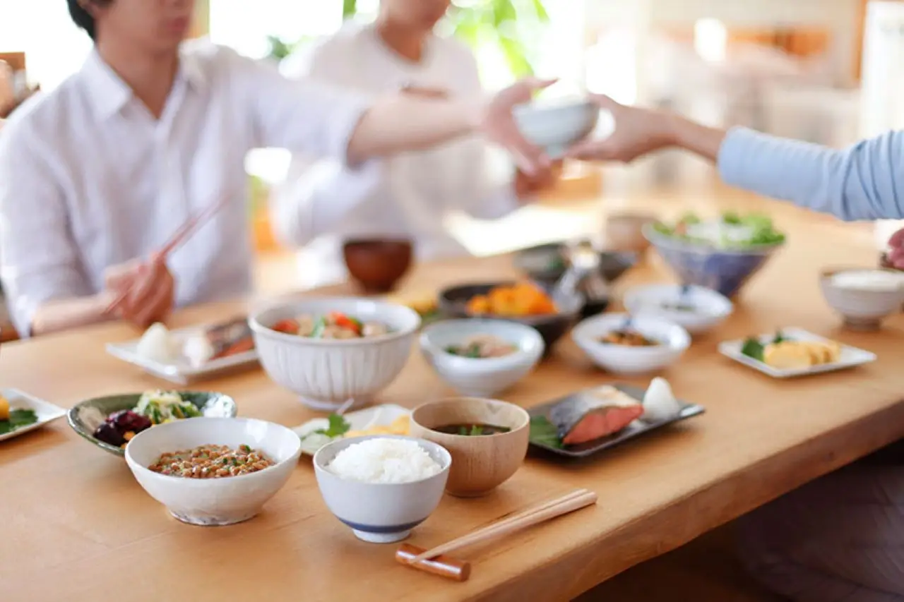 Cena leggera: ecco l’alimento che favorisce la digestione notturna in modo naturale Cena leggera: ecco l’alimento che favorisce la digestione notturna in modo naturale