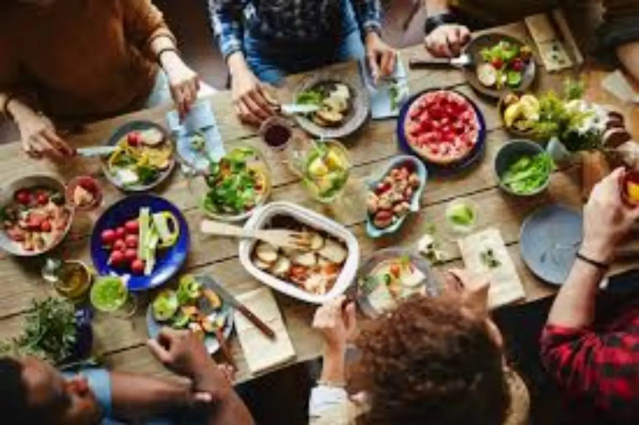 Cena leggera: ecco l’alimento che favorisce la digestione notturna in modo naturale Cena leggera: ecco l’alimento che favorisce la digestione notturna in modo naturale