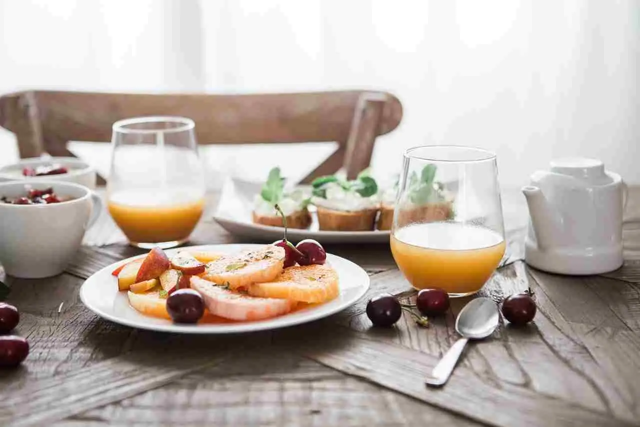 Dieta serale facile: i cibi da evitare se vuoi dormire meglio e sgonfiarti Dieta serale facile: i cibi da evitare se vuoi dormire meglio e sgonfiarti