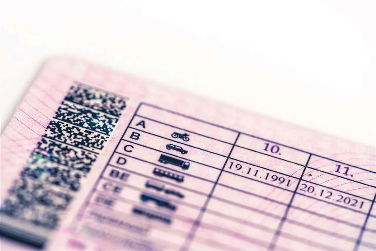 Patente scaduta: come rinnovarla online senza code in autoscuola, passi pratici Patente scaduta: come rinnovarla online senza code in autoscuola, passi pratici