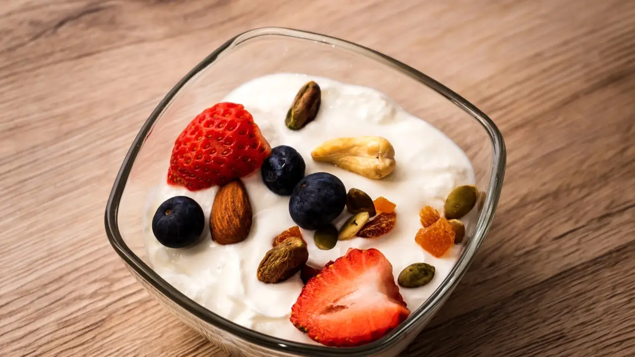Spuntini serali che non gonfiano: soluzioni pratiche per sentirsi leggeri al risveglio Spuntini serali che non gonfiano: soluzioni pratiche per sentirsi leggeri al risveglio