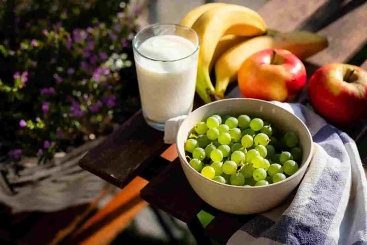 Spuntini serali che non gonfiano: soluzioni pratiche per sentirsi leggeri al risveglio Spuntini serali che non gonfiano: soluzioni pratiche per sentirsi leggeri al risveglio