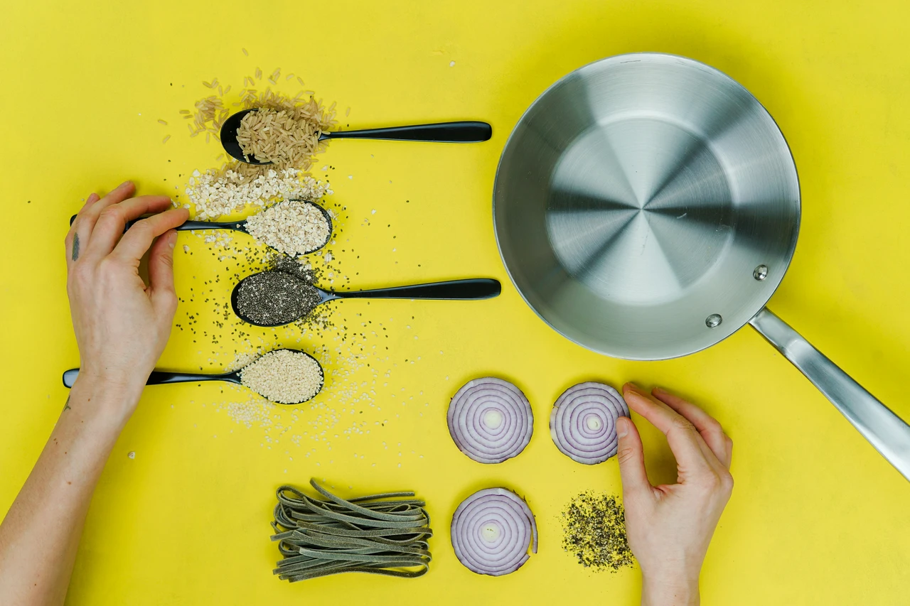 Cena veloce contro la pancia gonfia: ricette nutrienti e pronte in 15 minuti Cena veloce contro la pancia gonfia: ricette nutrienti e pronte in 15 minuti